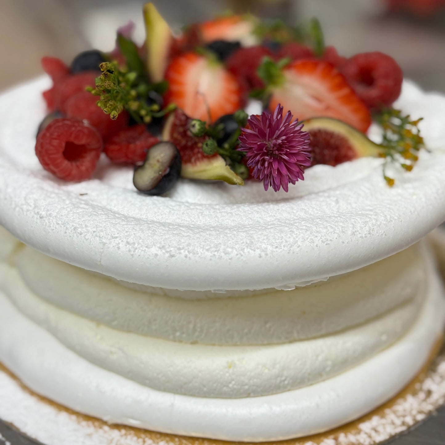 Merengue tierno y frutos rojos