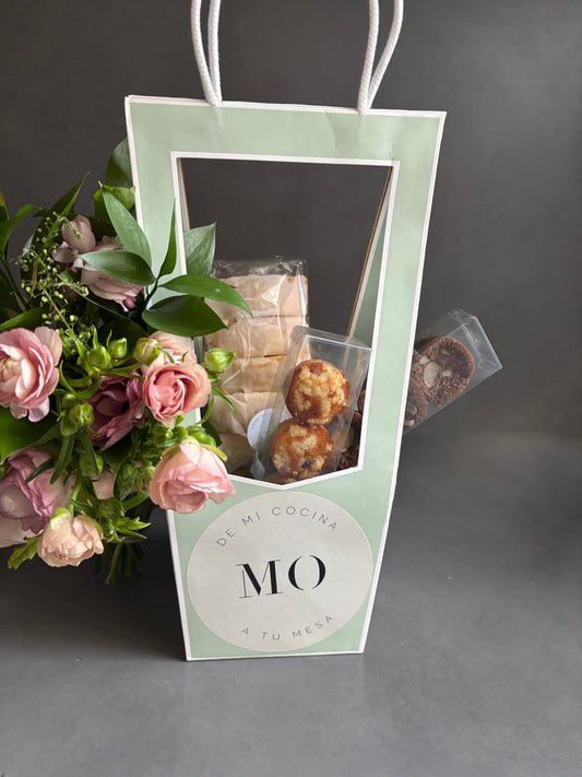 Bolsa dulces y flores