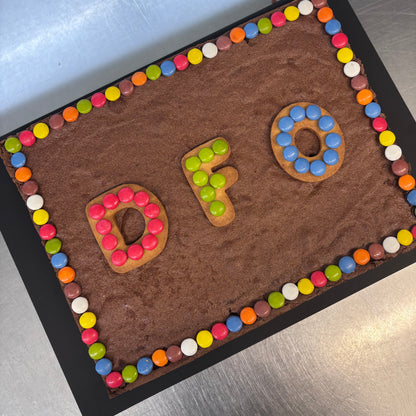 Brownie con lacasitos, iniciales/ números (sin gluten)